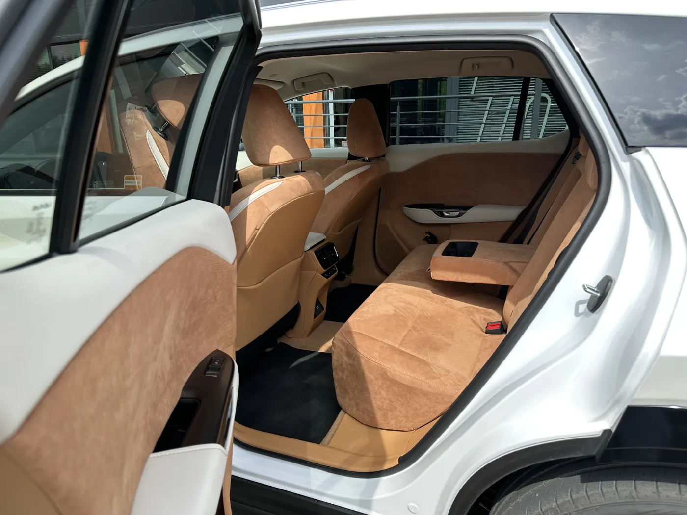 Nowy Lexus RZ 500e