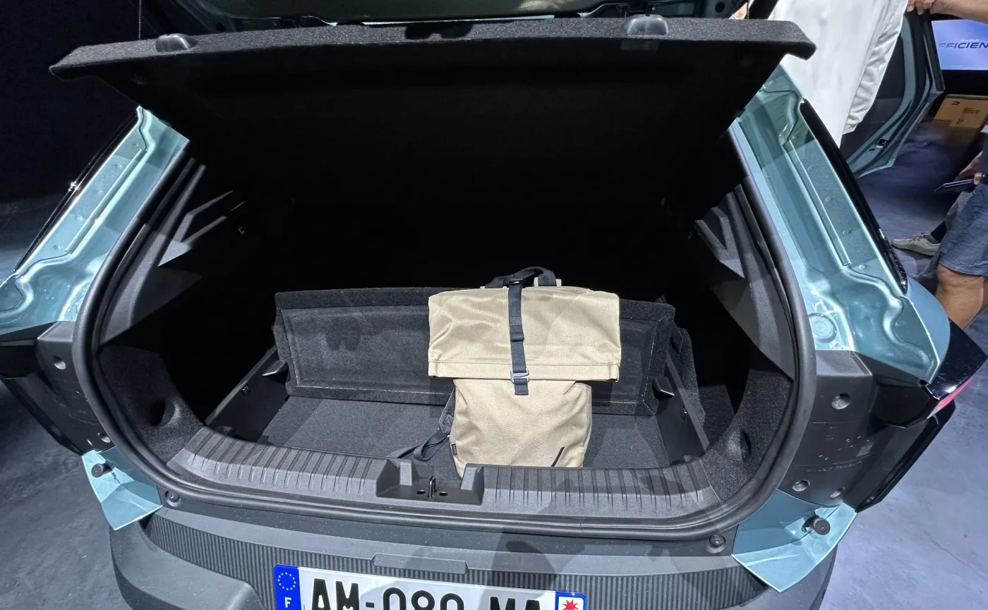 Nowa Dacia Striker