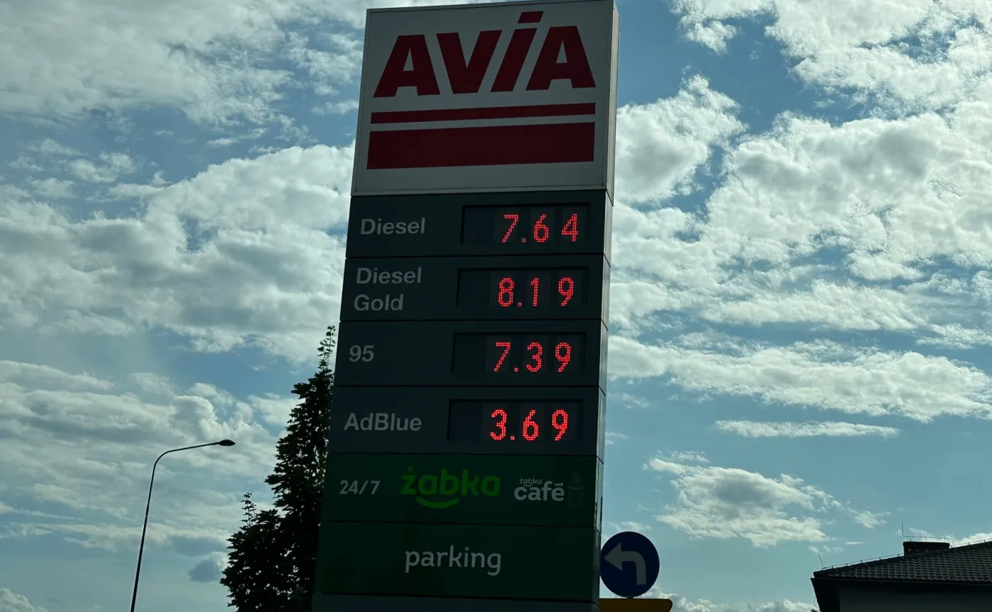Stacja paliw Avia