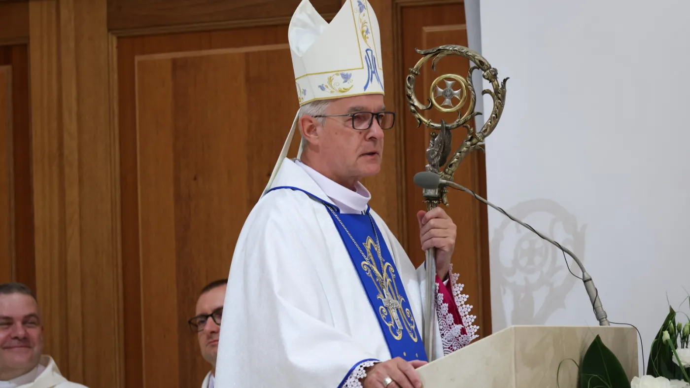 Bp Wiesław Lechowicz