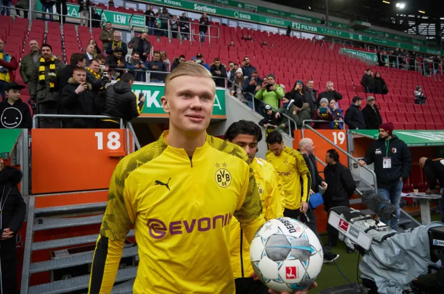 Liga niemiecka: Emeryci zarabiają na grze Haalanda w Borussii Dortmund
