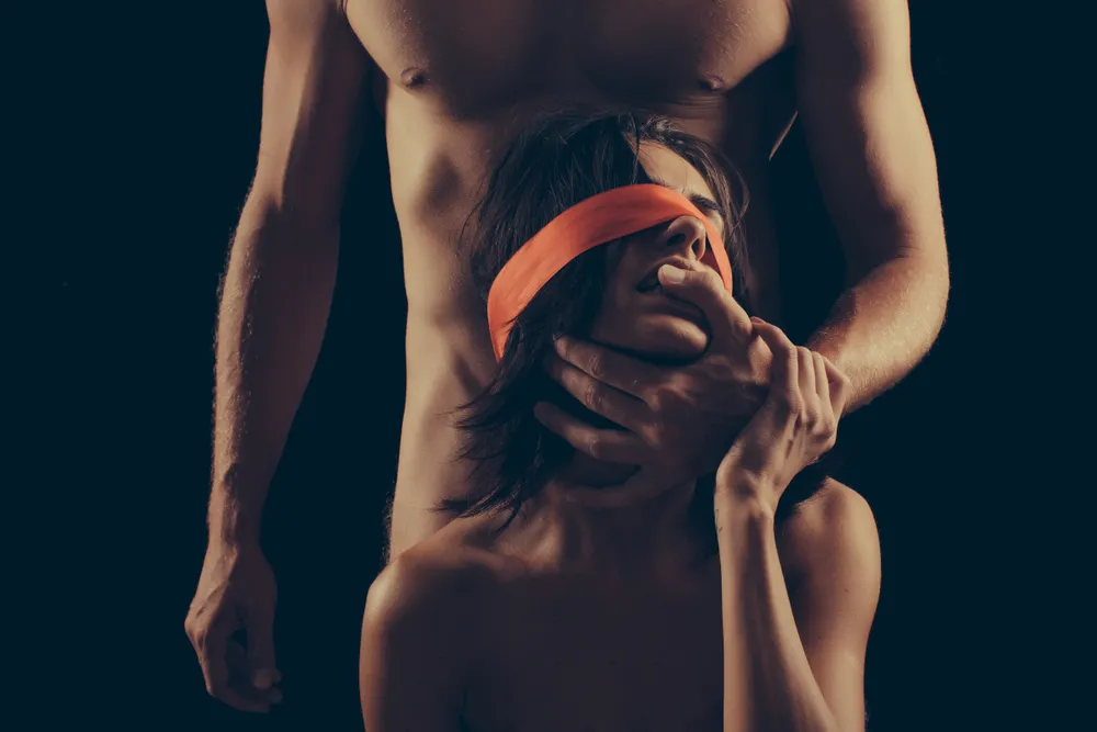 Ulegać, czy się pozbywać? Fantazje seksualne, które powinny zaniepokoić