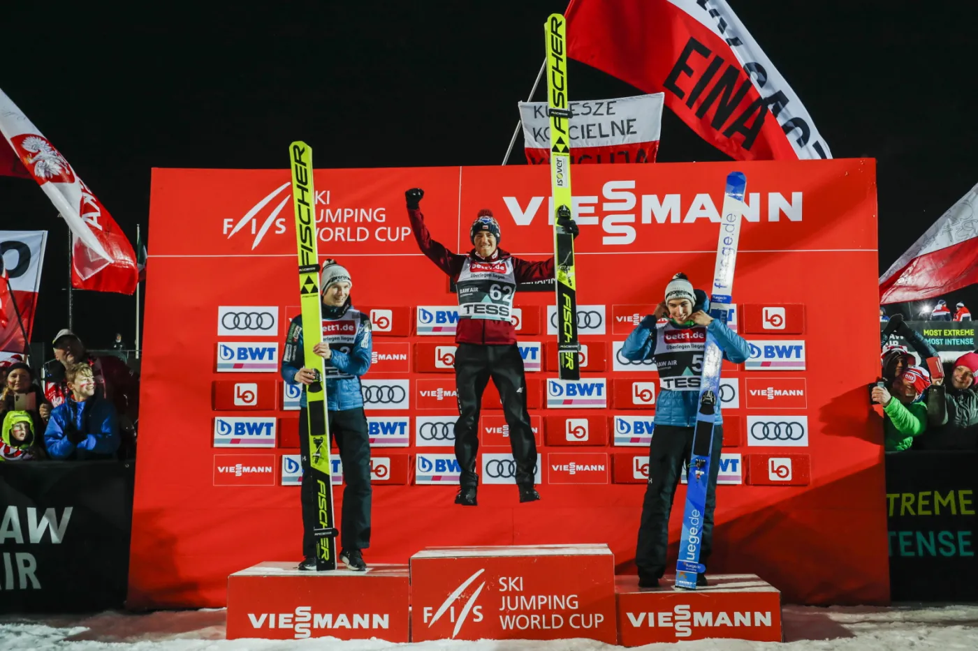 PŚ w skokach: Stoch po mistrzowsku poradził sobie z wiatrem