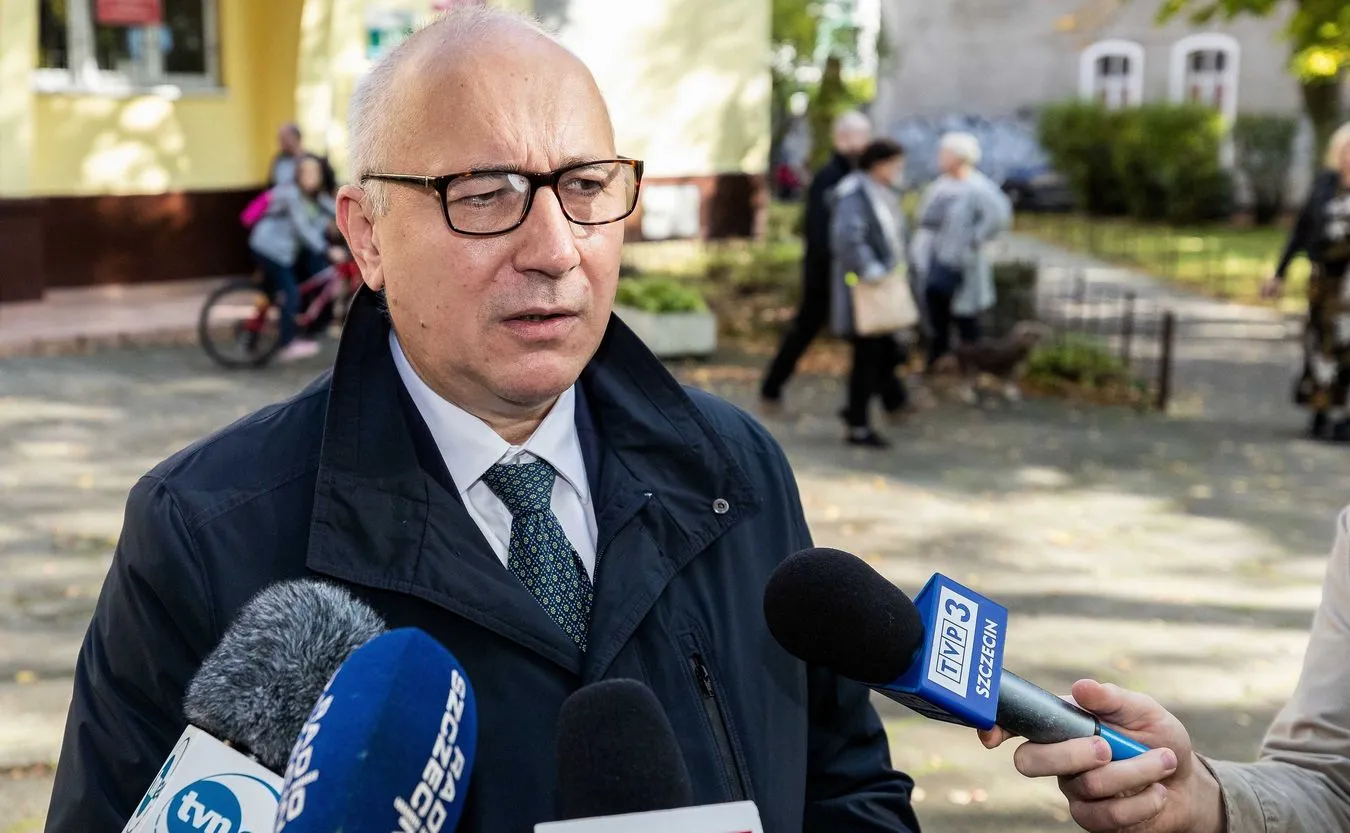 42 osoby na mszy w parafii Brudzińskiego. "Pomimo bólu kapłańskiego serca"