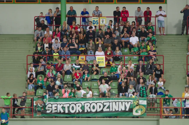 Kibice GKS Bełchatów zablokowali drogę dojazdową do kopalni i elektrowni PGE
