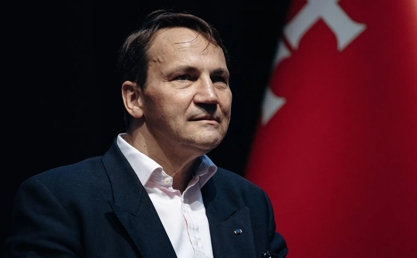 Sikorski: Giertych zatrzymany przed ujawieniem dowodów na udział PiS w wielkim skandalu finansowym