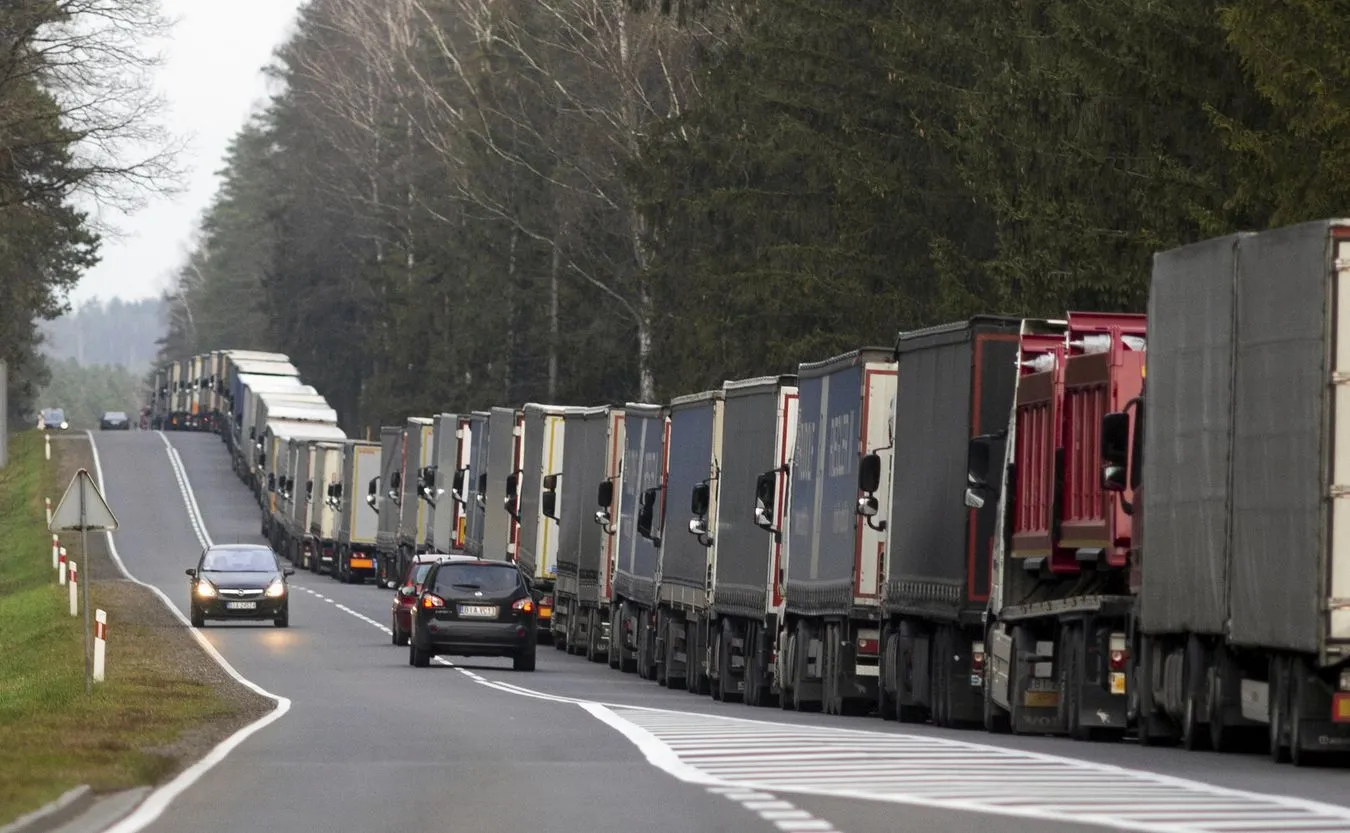 Premierzy państw bałtyckich i Polski apelują, by UE zakazała transportu z oraz do Rosji i Białorusi