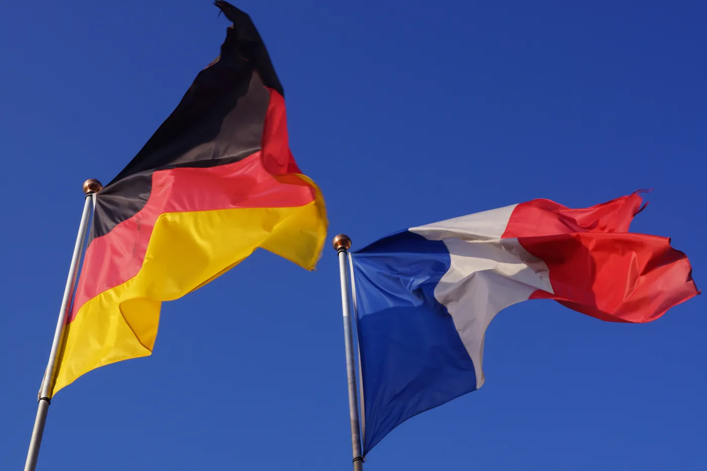 Tarcia na linii Berlin - Paryż. Poszło o ograniczenie cen gazu w UE i obronnej