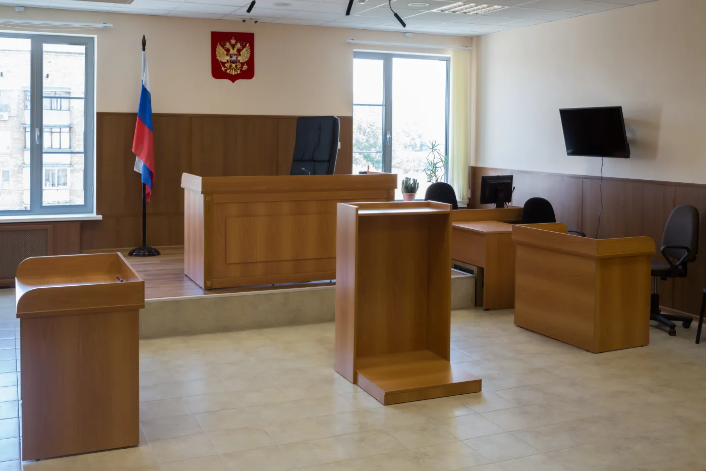 Dodatkowe kary dla Aleksieja Moskalowa, skazanego za antywojenny rysunek córki