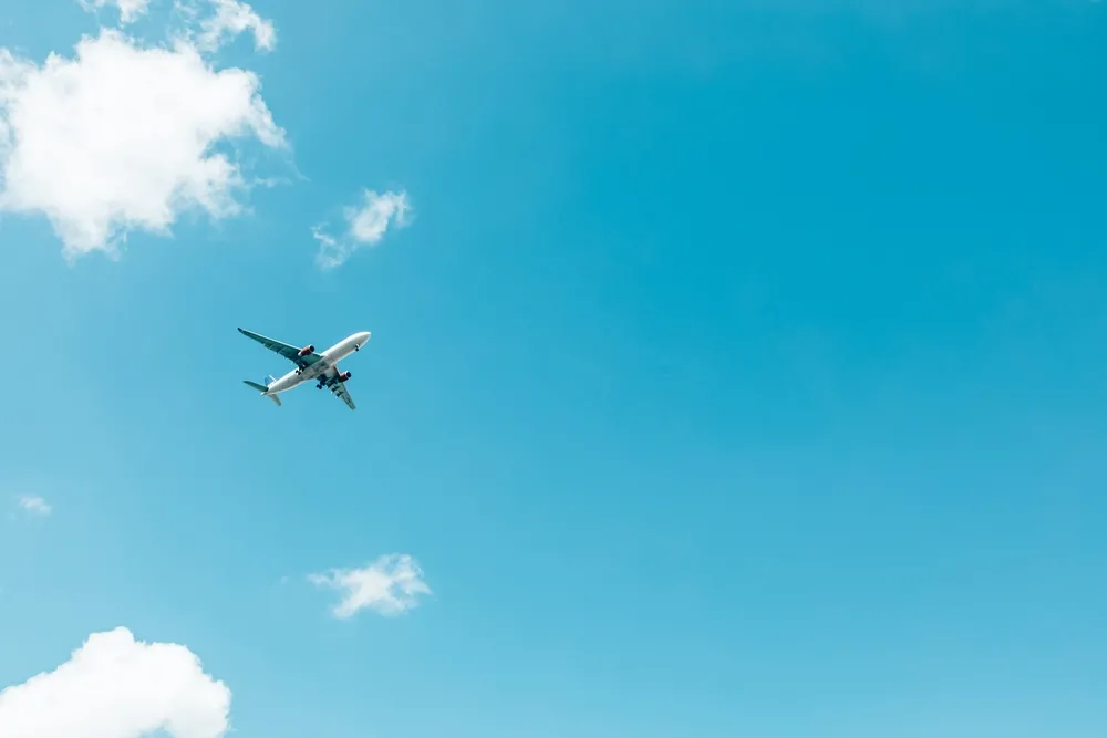 Ile zarabiają linie lotnicze? IATA podaje szacunki tegorocznych zysków