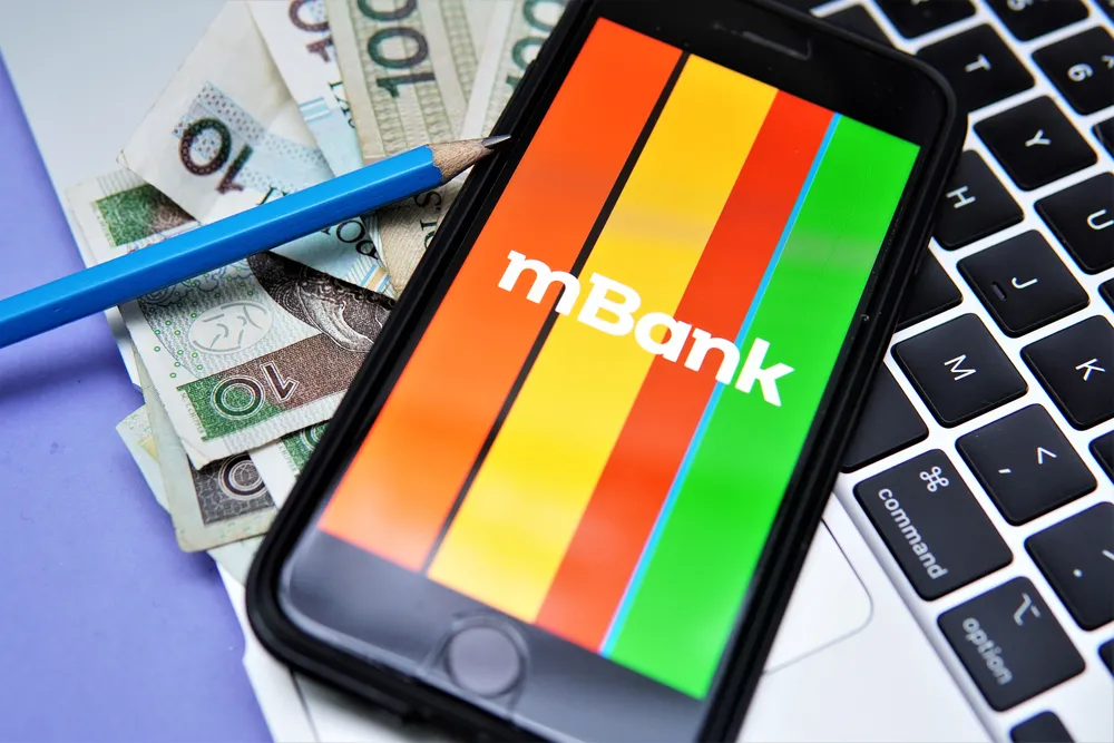 Nie tylko mBank podnosi opłaty, czyli jak drożeją usługi bankowe