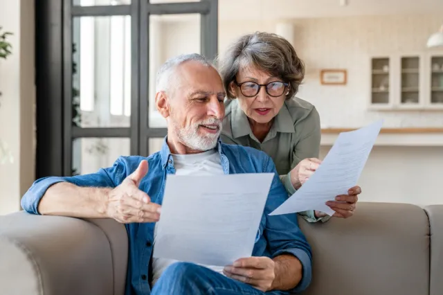 Dodatkowe świadczenia dla emerytów z ZUS w 2025 roku [ŚWIADCZENIE PIELĘGNACYJNE, KOMBATANCKIE, IN.]