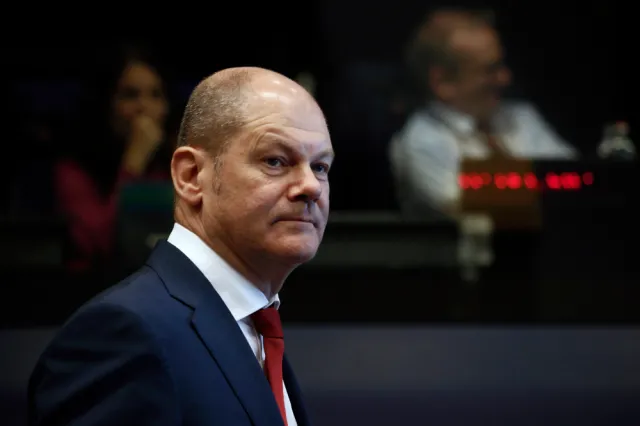 Niemcy podniosą wiek emerytalny do 70 lat? Scholz: To "głupia dyskusja"