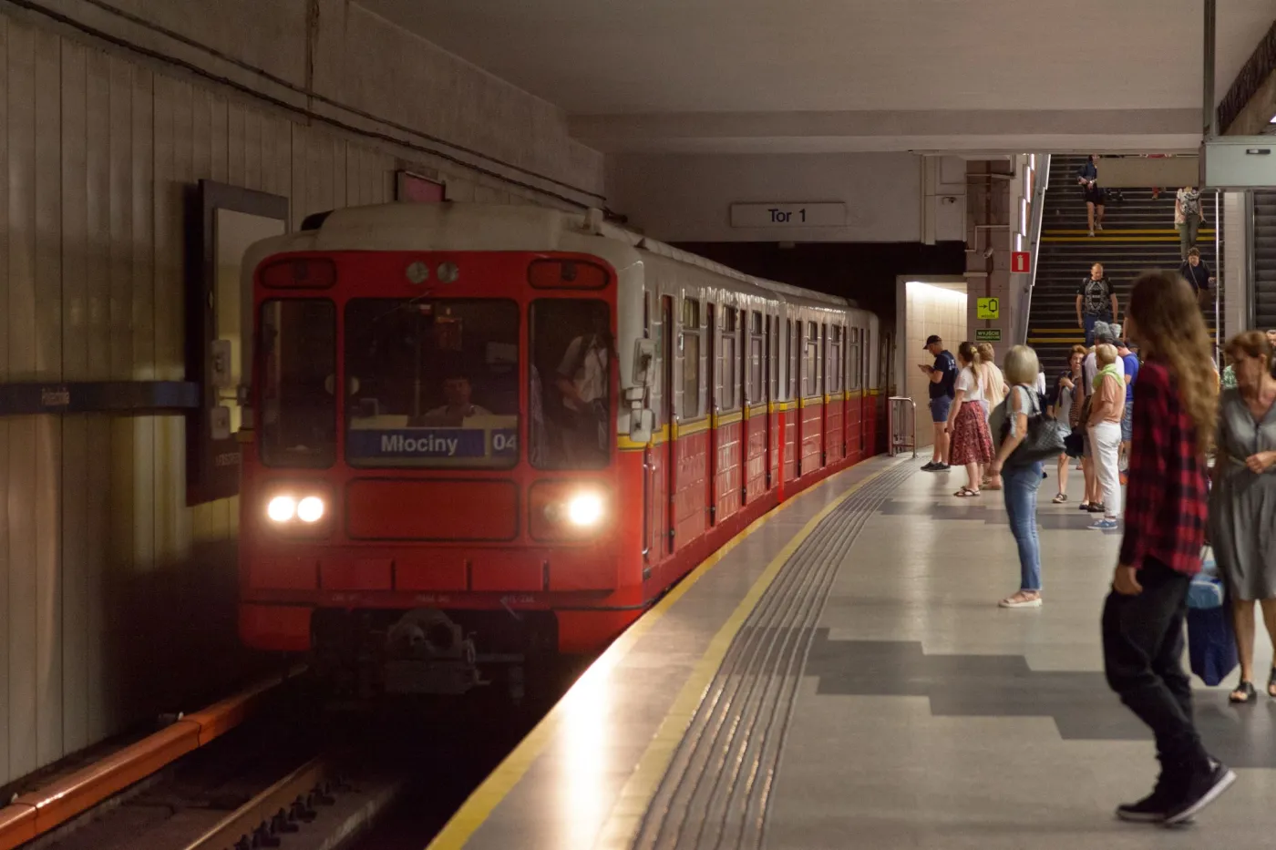 Metro, Warszawa, linia M1