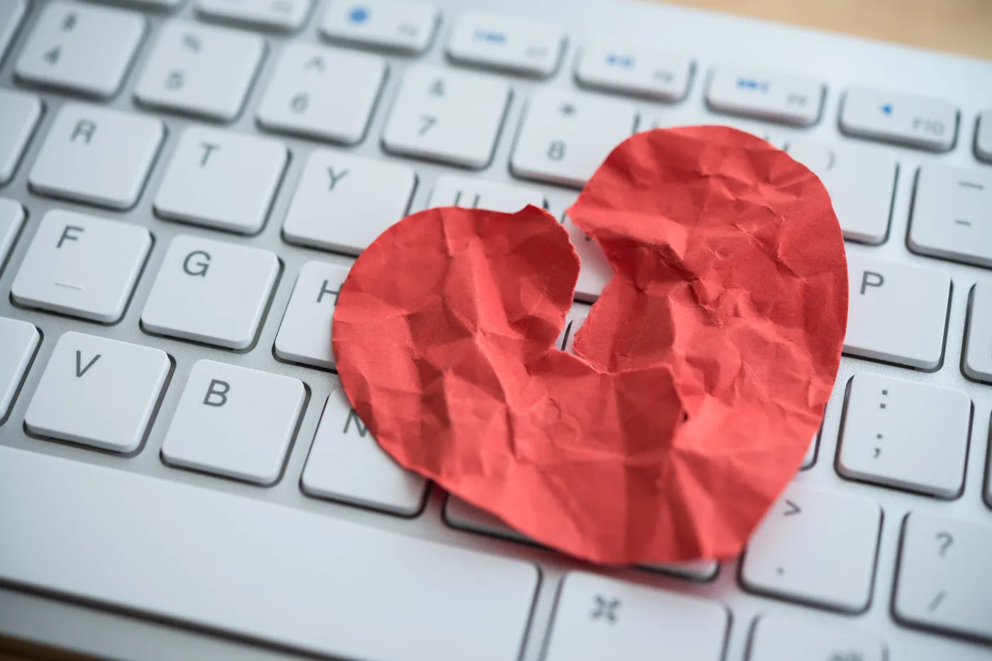 Polskim internetem wstrząsnęły skandale. Influencerzy dopuszczali się przestępstw wobec nieletnich