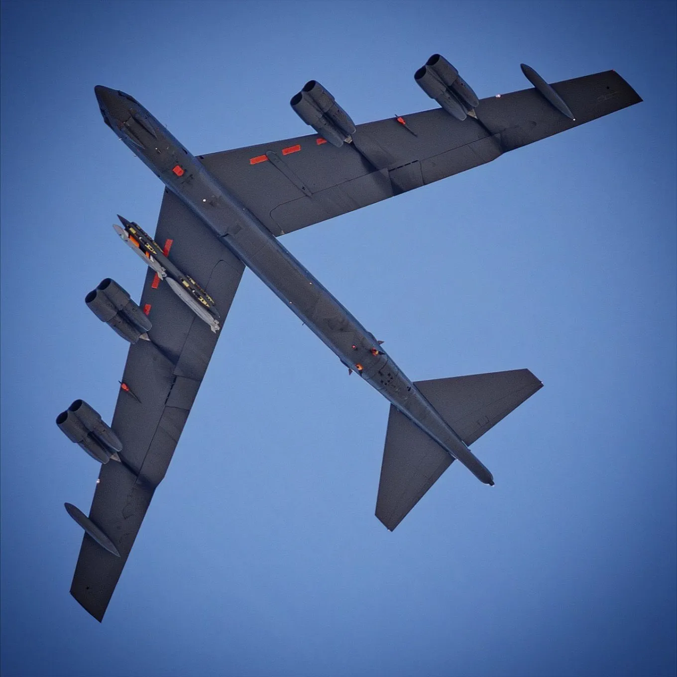 B-52H z nowym uzbrojeniem