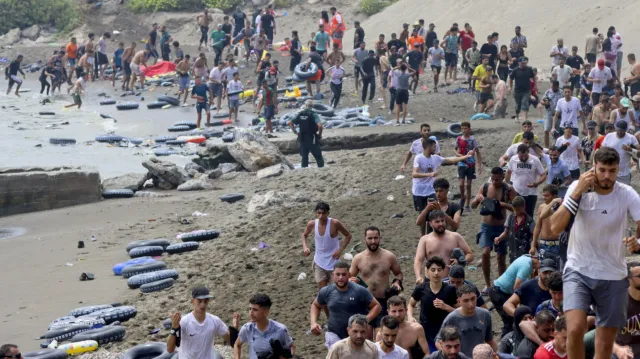 Kryzys migracyjny w Ceucie. Służby ostrzegały hiszpański rząd przed pojawieniem się dużej liczby migrantów