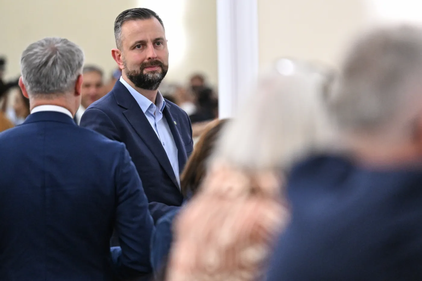Trzeszczy w koalicji rządowej. Wicepremier i szef MON nie przebiera w słowach