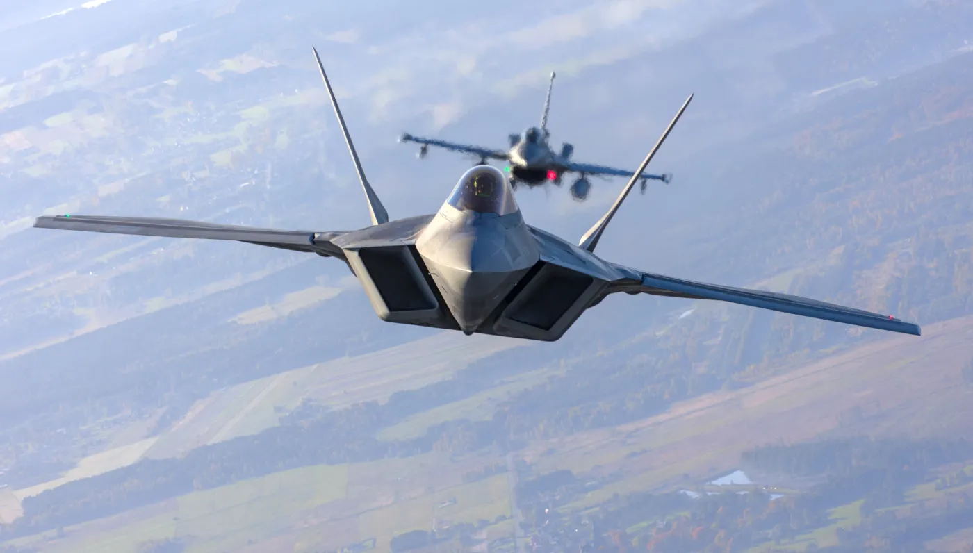 Us,Air,Force,F-22,Raptor,Fighter,Jets,Overhead,Poland
