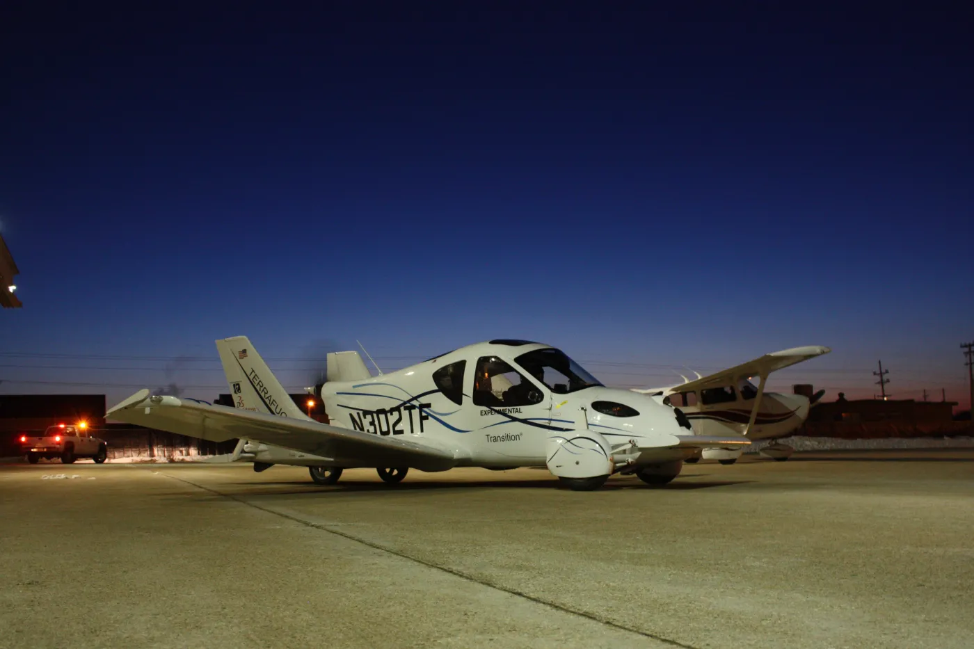 terrafugia_morning_hangar_236449.jpg