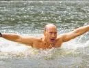 Ogromną wagę do promocji wizerunku przykłada premier Rosji Władimir Putin. Świat obiegły już zdjęcia, jak z nagim torsem łowi ryby czy pomaga naukowcom badającym niedźwiedzie w tajdze
