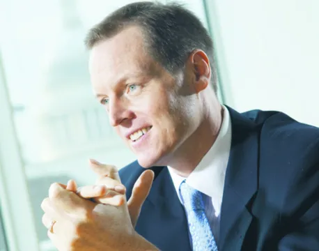 Karl Dasher – szef działu papierów dłużnych firmy inwestycyjnej Schroders
