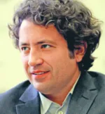 Maksim Nogotkow, został miliarderem w wieku 35 lat. Dorobił się nie na surowcach, ale na handlu telefonami komórkowymi. Teraz otworzył własny bank