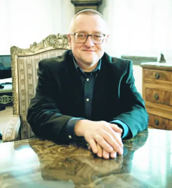 Jarosław Klejnocki, dyrektor Muzeum Literatury im. Adama Mickiewicza, pisarz, poeta, eseista, krytyk literacki. Adiunkt w Instytucie Polonistyki Stosowanej UW