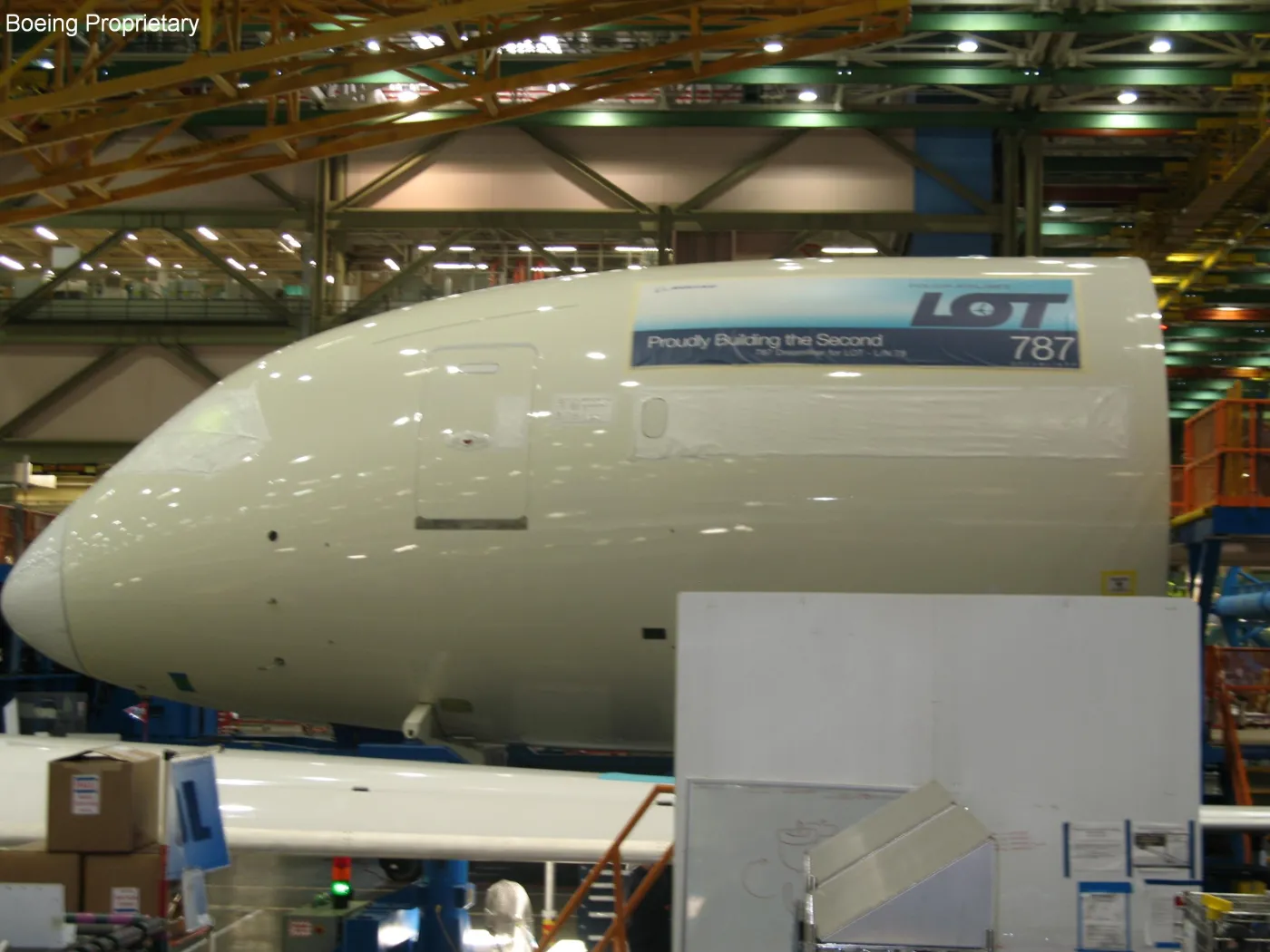 940367-pll-lot-78-dreamliner-01.jpg