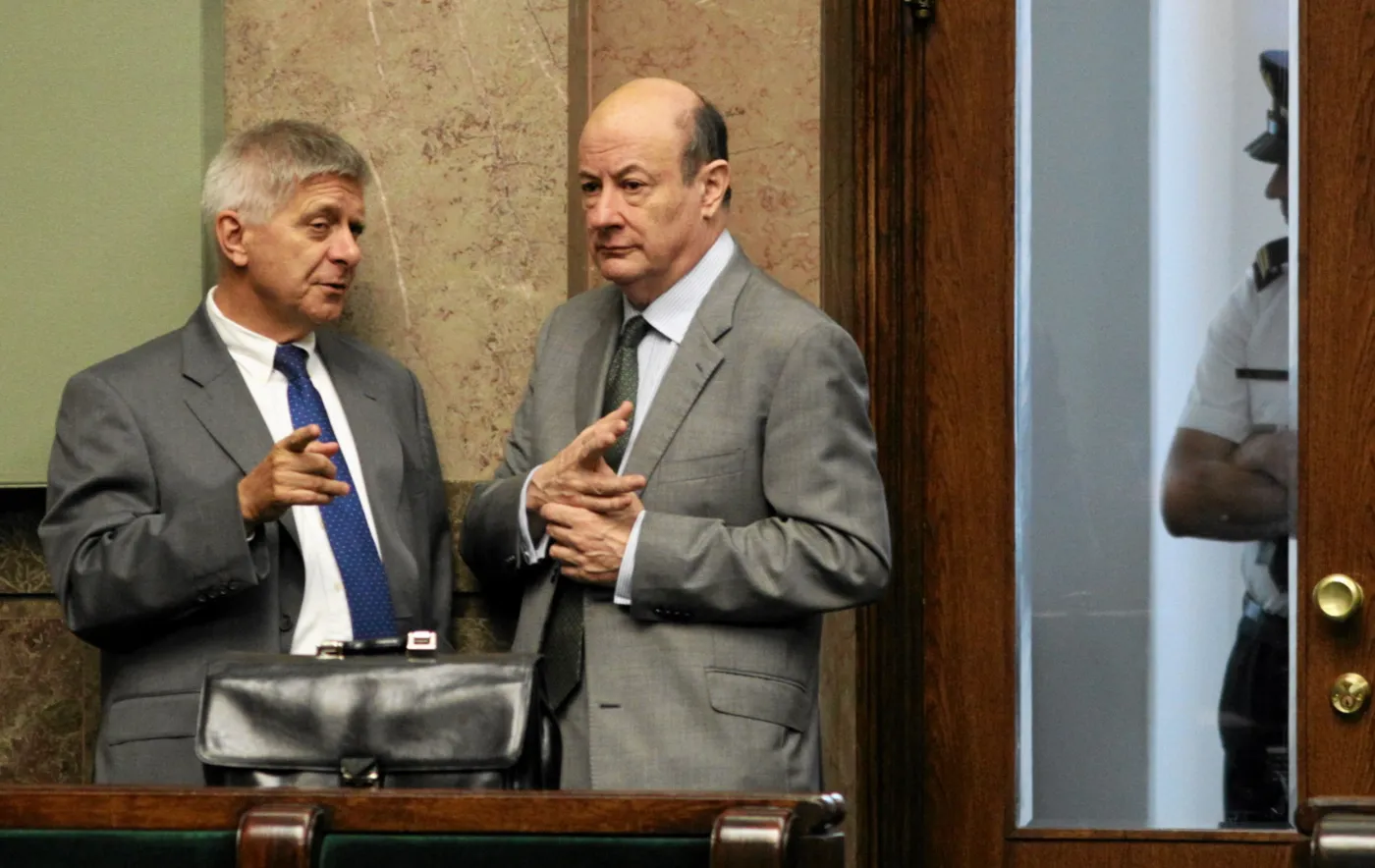 Nowelizacja budżetu: awantura polityków, drugorzędna sprawa dla rynku