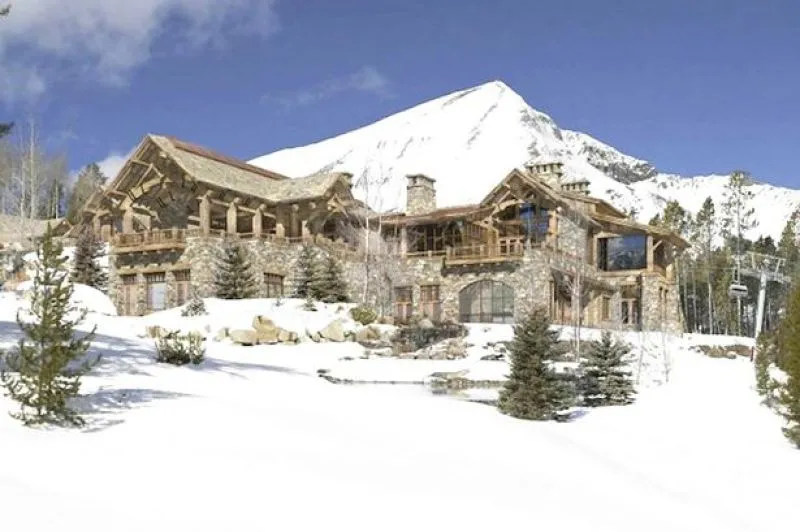 8. Seven The Pinnacle, wart. 155 mln dol.