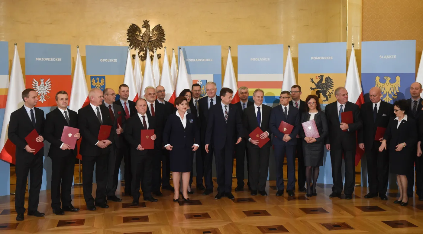 PiS robi czystki w ministerstwach i urzędach. Obejmie 1,6 tys. "kierowników"