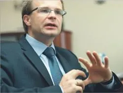 Wahania złotego odsuwają wejście  do ERM2