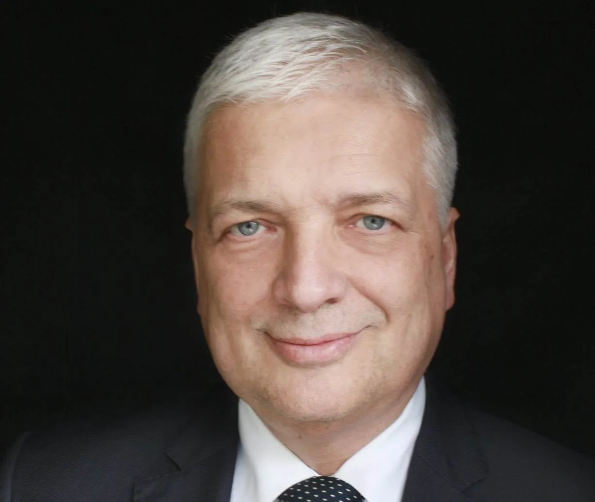 4164075-robert-gwiazdowski-zrodlo.jpg