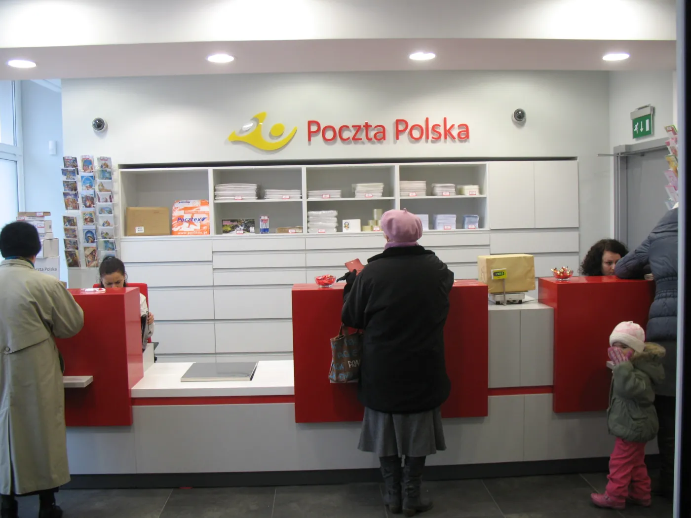 100 zł podwyżki dla pracowników Poczty Polskiej. Jest porozumienie ze związkowcami