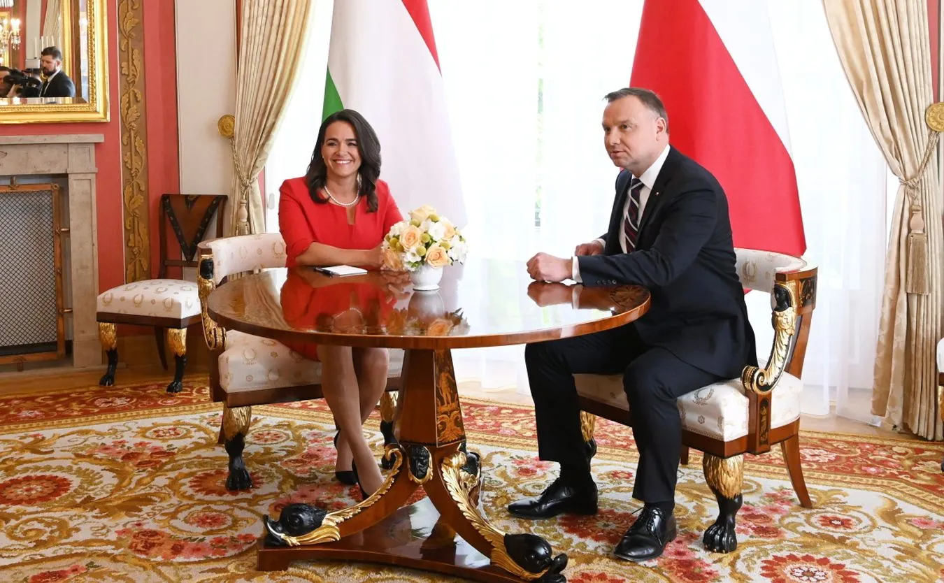 Duda: Potrzebny szósty pakiet sankcji; Novak: Apeluję o spełnienie węgierskich warunków