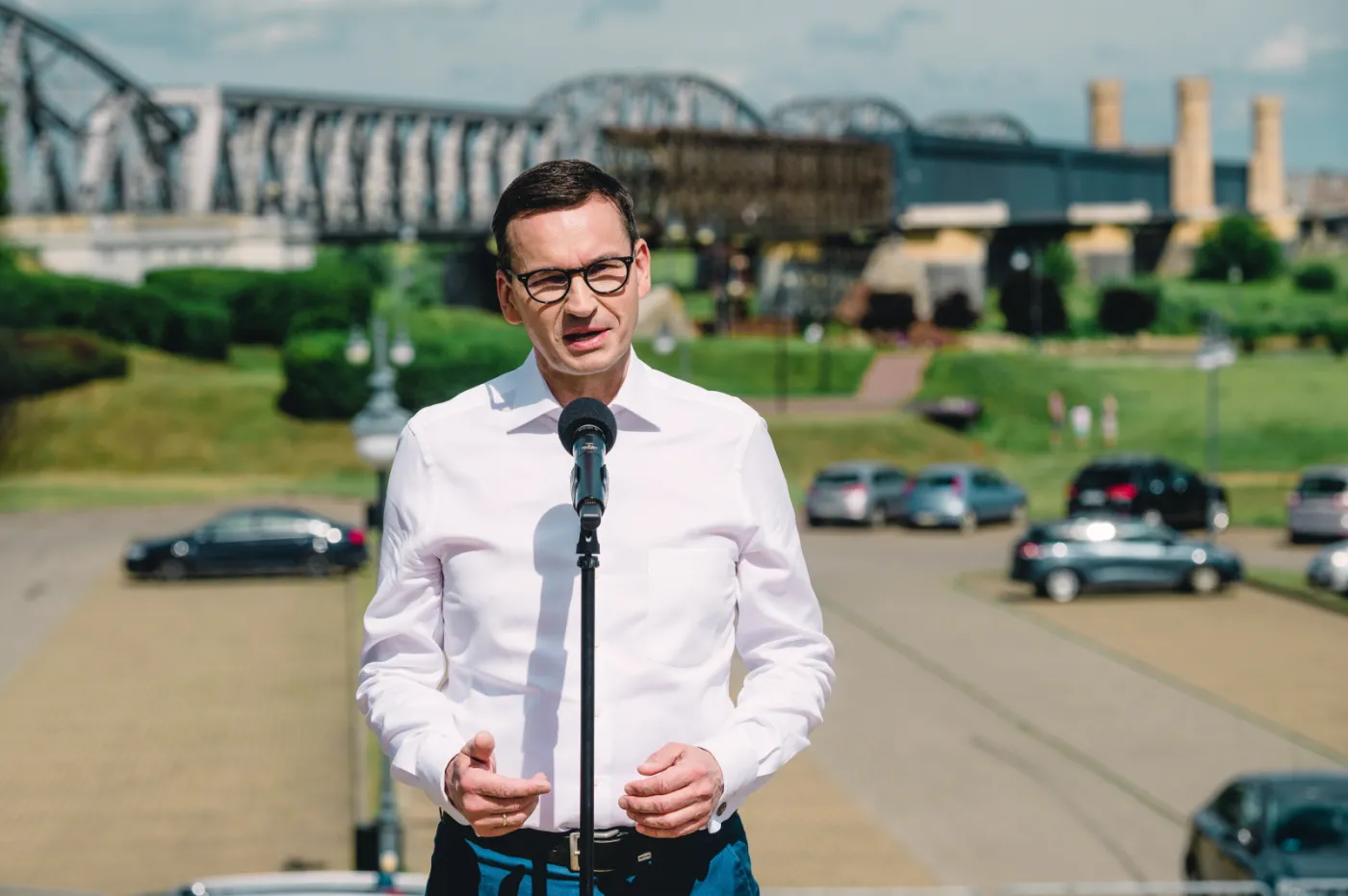 Morawiecki: Nie planujemy żadnych nowych podatków dla posiadaczy aut spalinowych
