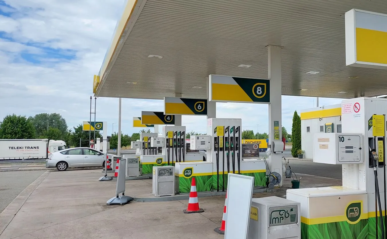 Rząd straszył drożyzną, ale ceny na węgierskim rynku paliw maleją