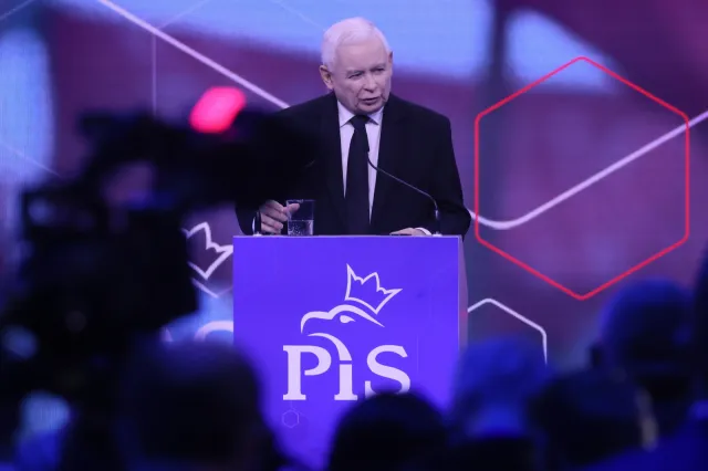 PiS zaczyna licytację, opozycja pomaszeruje