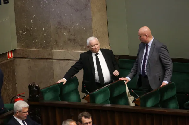Ryzykowny referendalny wist. PiS chce plebiscytu ws. migrantów