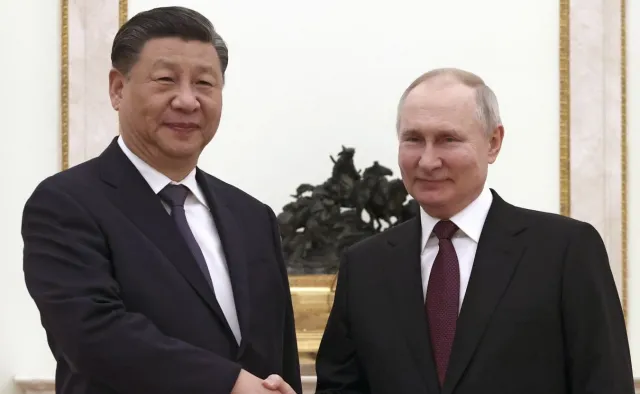 Xi Jinping gości u Putina. Chiny chcą przekonać Rosję do własnego planu pokojowego