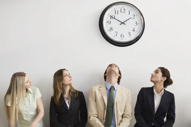 Zmiany w kodeksie pracy: Jak nieobecności wpływają na kwalifikację nadgodzin