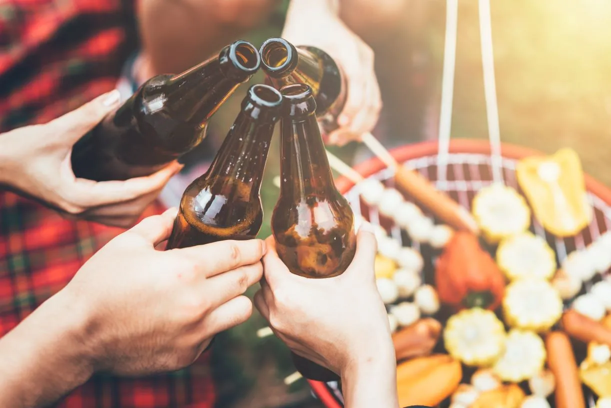 Będą zmiany w sprzedaży alkoholu. Czy to koniec promocji "drugie piwo gratis"?