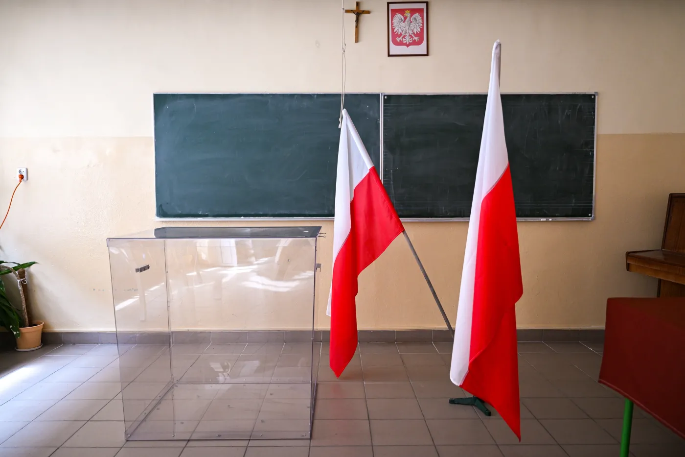 Wybory prezydenckie 2025. Spokojny początek głosowania, lokale otwarte zgodnie z planem