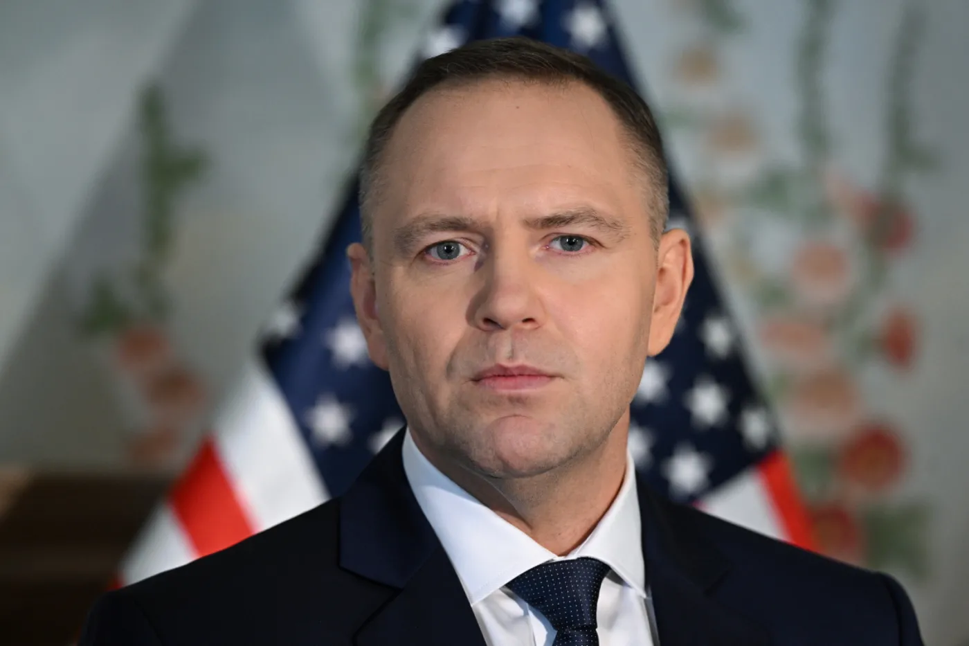 "Minister SZ cykający selfie". Nawrocki odpowiada Sikorskiemu