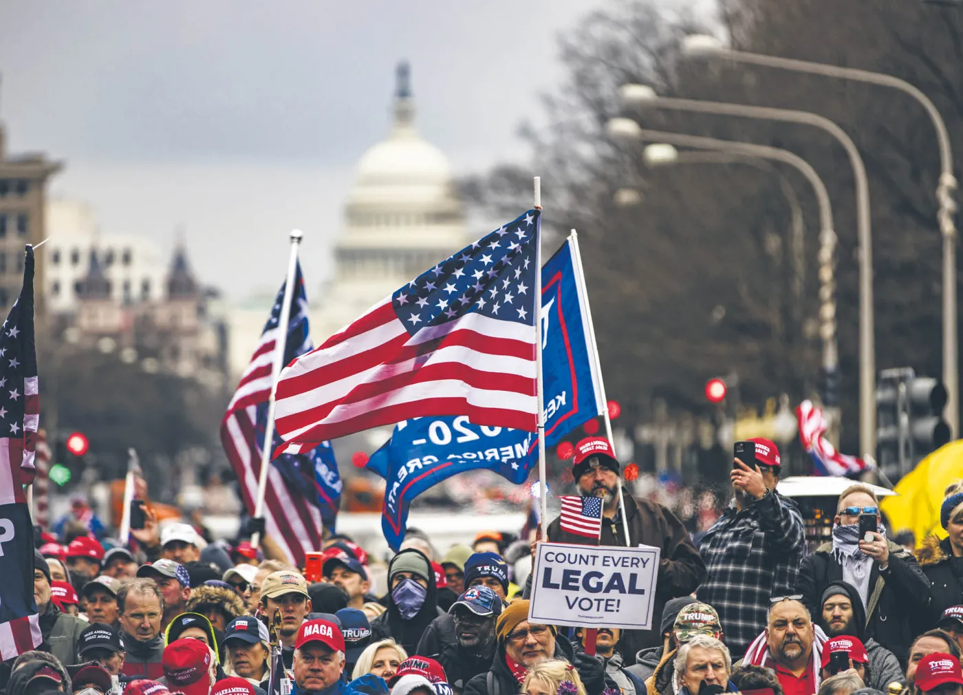 Historyczne zwycięstwo demokratów i protesty ludu MAGA