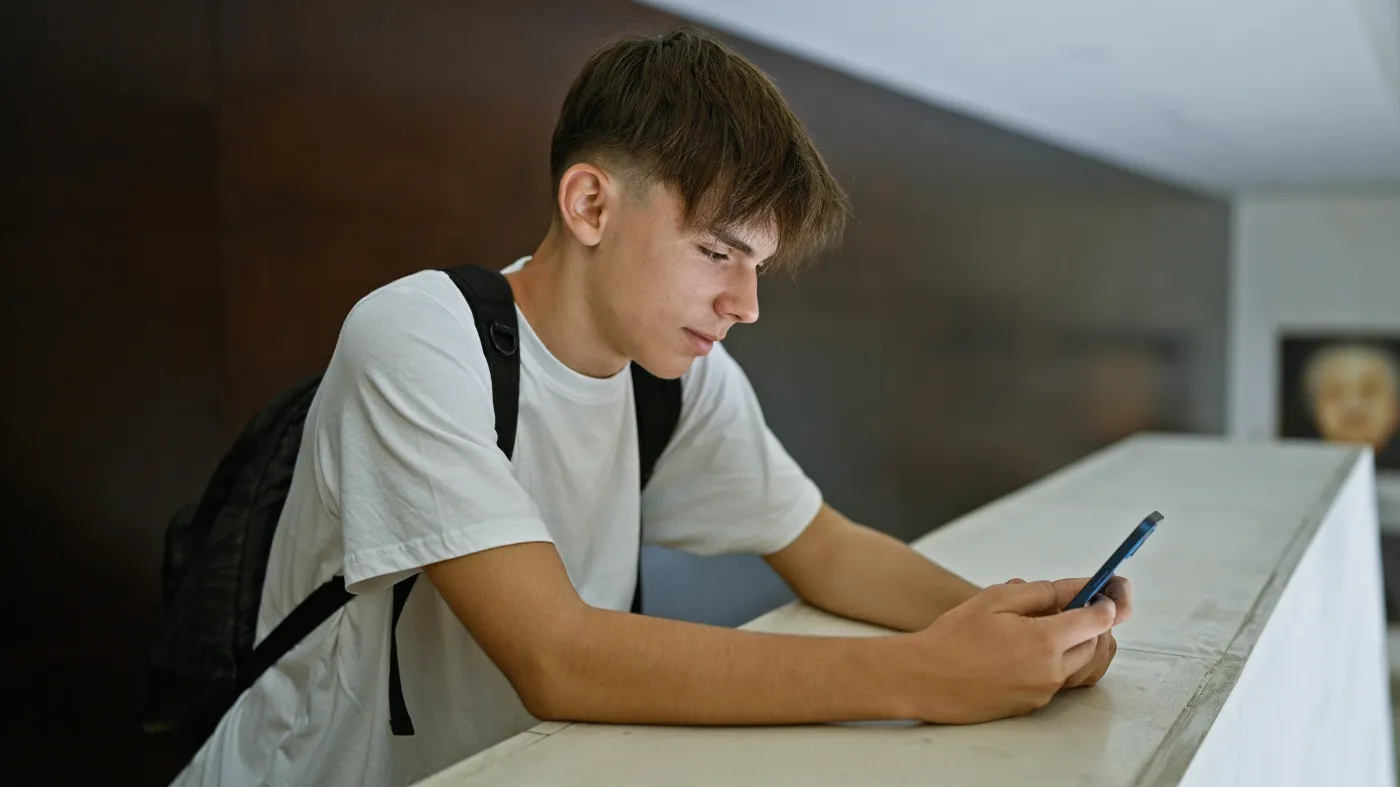 Offline coraz trudniejszy. Jak telefon stał się centrum świata?