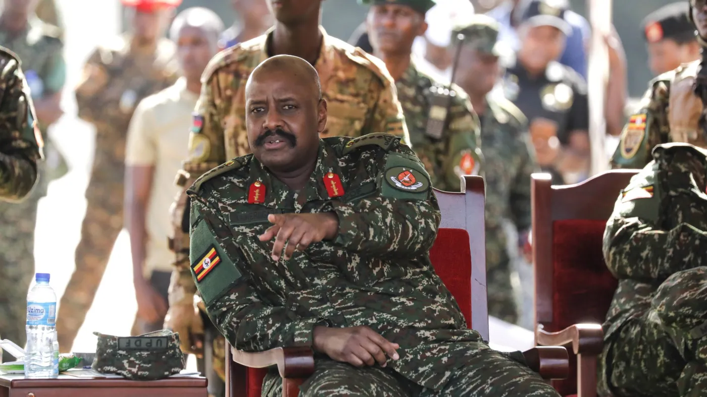 Gen. Muhoozi Kainerugaba, nowa wersja Idiego mina.
