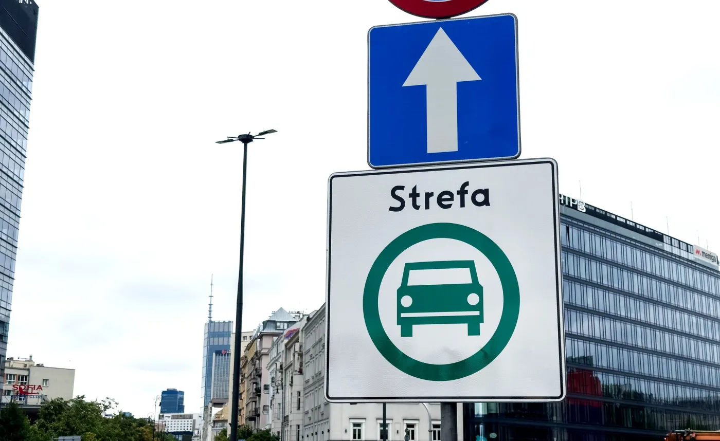 Zmiany w opłatach za strefy czystego transportu mają przyczynić się do zwiększenia liczby kursów publicznego transportu zbiorowego.