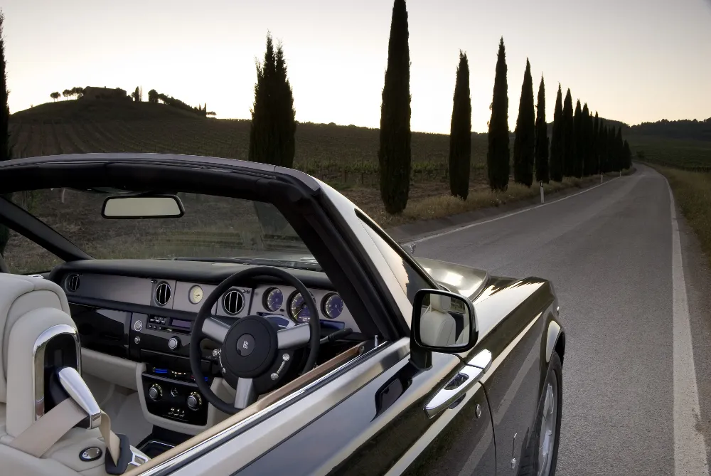 449086-phantom-drophead-coupeimage8.jpg